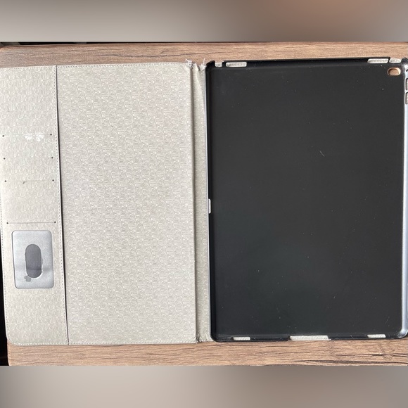 Good condition: An IPad Pro 12.9 inch 2015-2016 plaid case - Picture 2 of 6